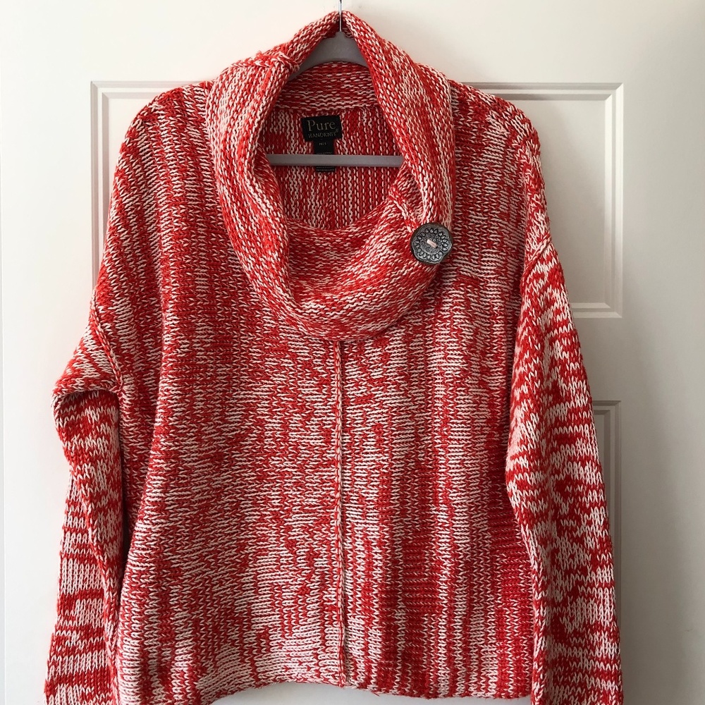 M/L PURE hand knit beautiful sweater